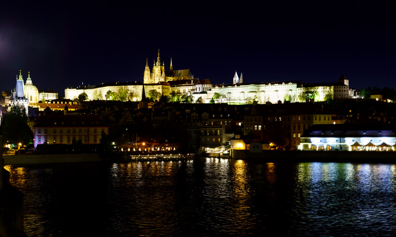 プラハ城夜景