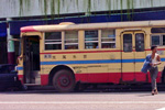 ヤンゴンのバス