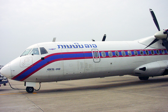 ラオス国内線　ATR72